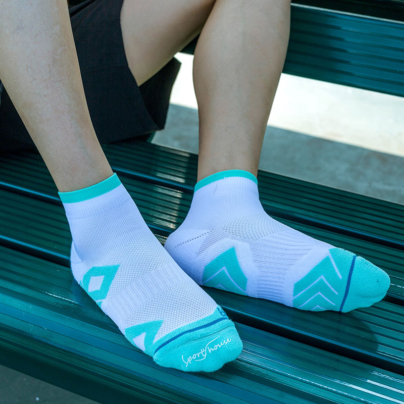 Low-Cut Performance Sports Socks for Badminton, Tennis & Training